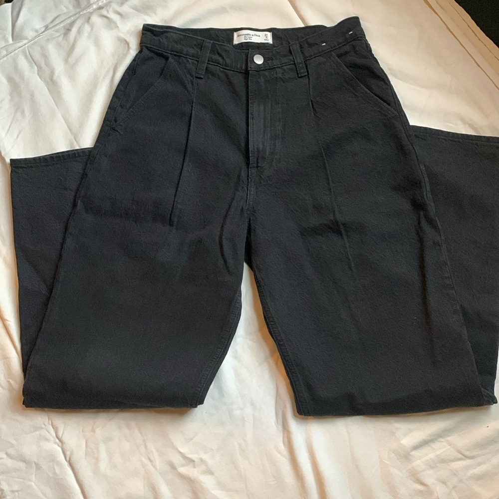 🎀 Abercrombie and Fitch jeans🎀